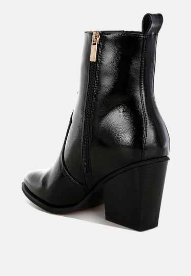 Pointed Toe Ankle Boots


 by RAG