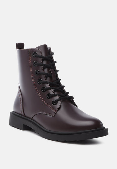 Blanco Solid Classic Ankle Boots
