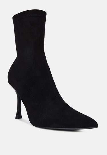 tweeple stiletto boot with a pointed toe#color_black